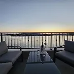 Lux Апартаменты Рогозница