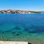 Lux Рогозница