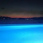 Lux *