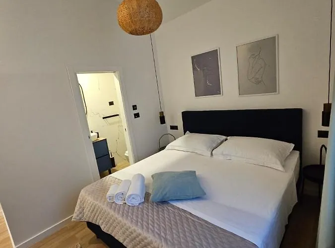 Lux Rogoznica (Sibenik-Knin)