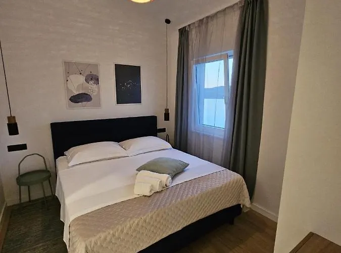 Lux * Rogoznica (Sibenik-Knin)